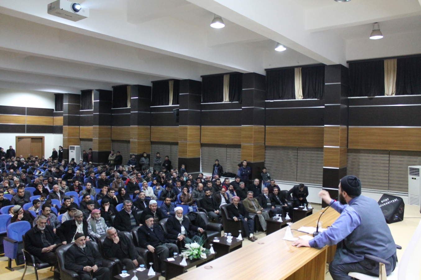 Siirt’e ‘Şehitleri Anma Programı’ düzenlendi Siirt’e ‘Şehitleri Anma Programı’ düzenlendi